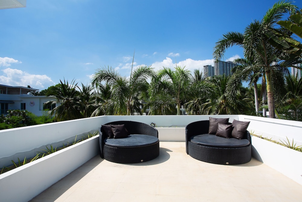 Hollywood Pool Villa Jomtien Pattaya