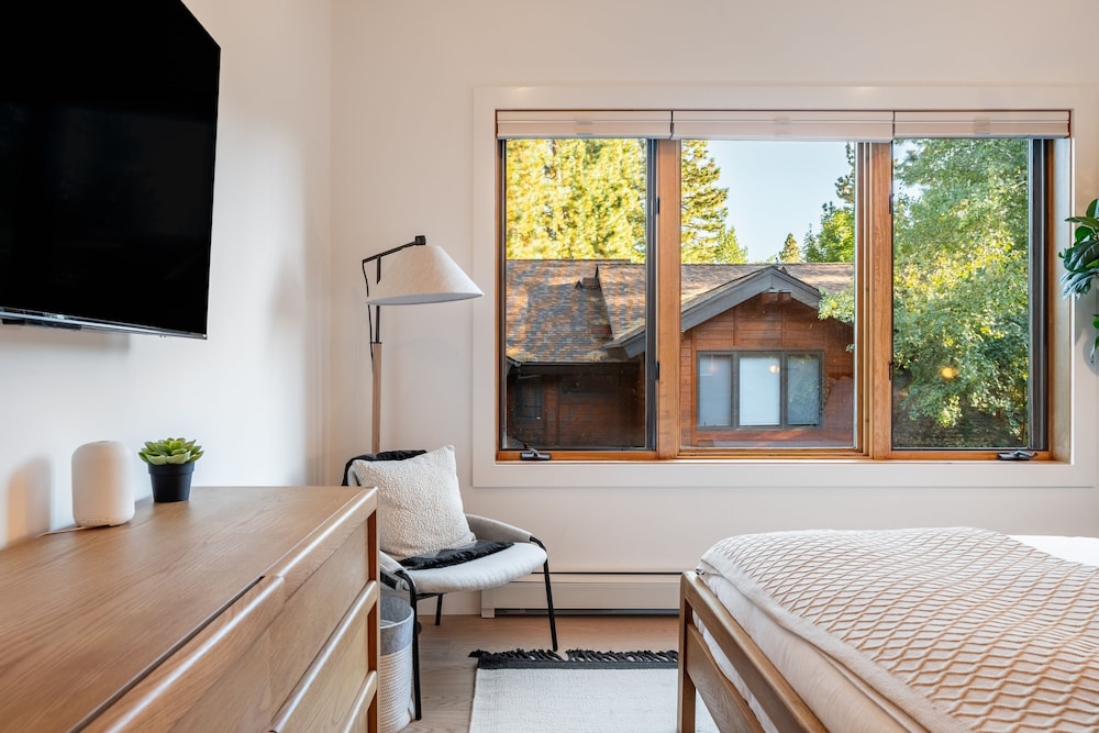 Northwood Mountain Views Sauna Balcony Tahoe Group Retreat