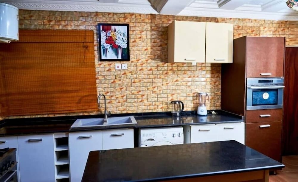 Glitaz Apartment