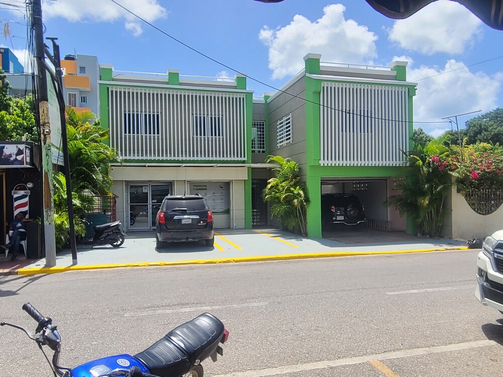 Hotel Green Oasis Hotel - Image 1