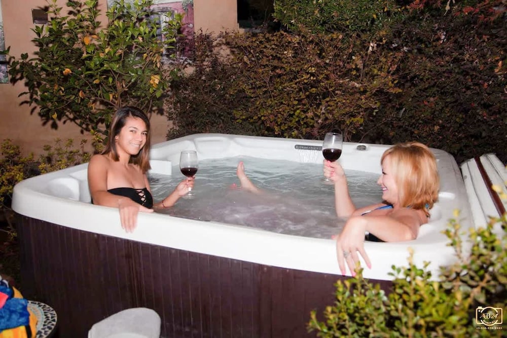 Large Groups-seq Parks Coast Wineries Skiing