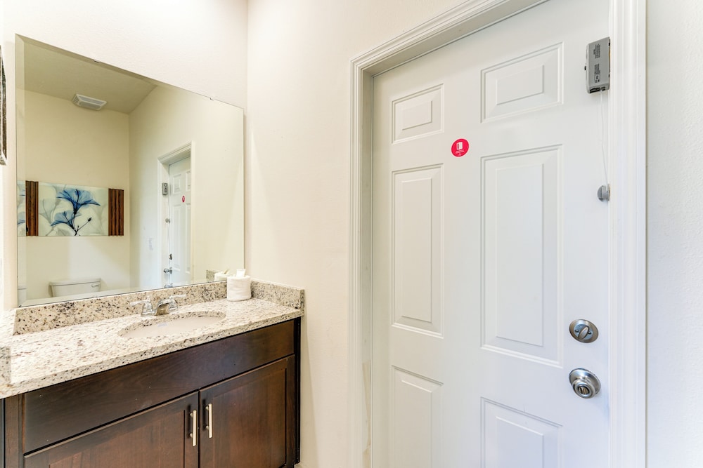 10 Mi to Disney World: Oasis w/ Resort Amenities!