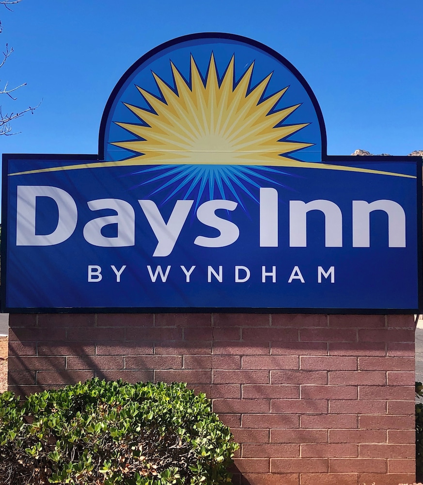 Days Inn by Wyndham Bakersfield