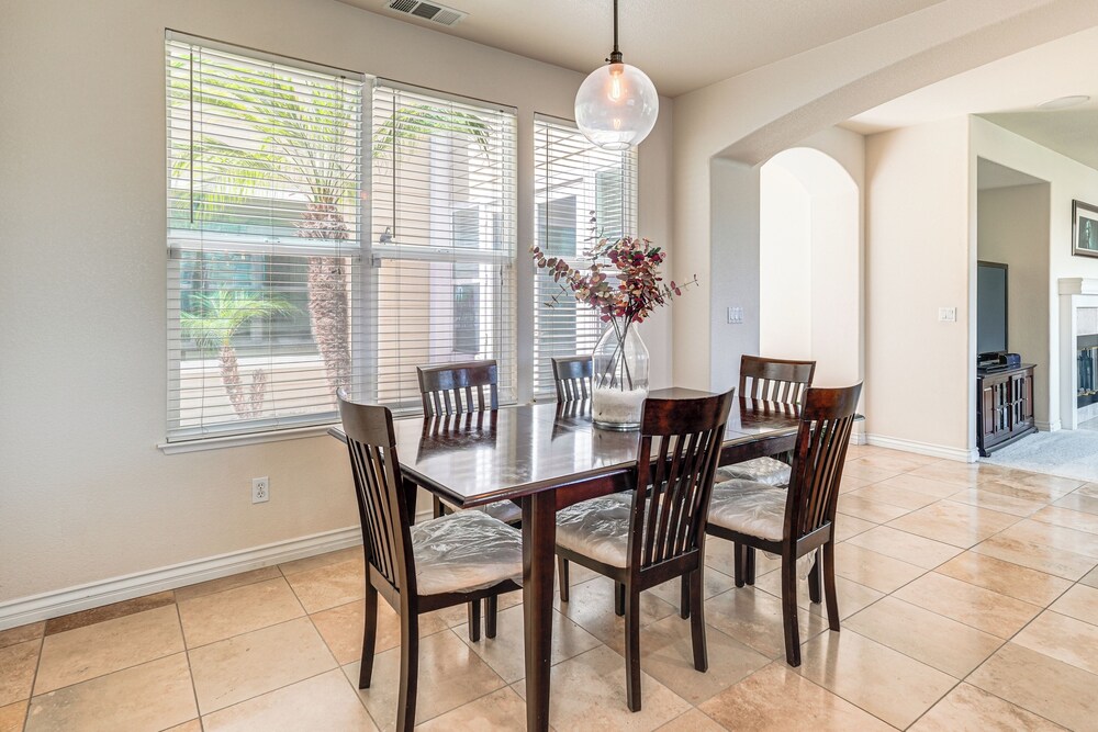 3 Mi to Main St Tracy: Homey Retreat w/ Game Room!