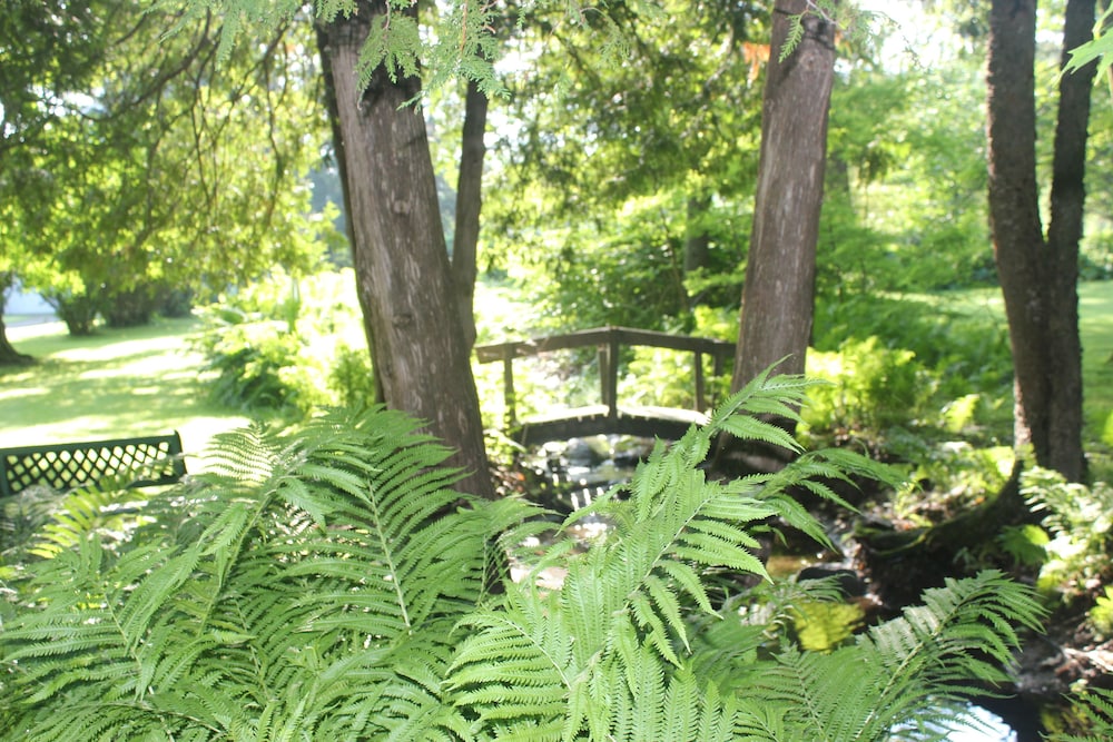 Lee Farm Inn