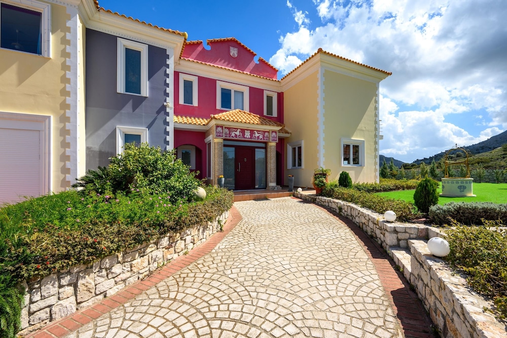 Paramithia Villa