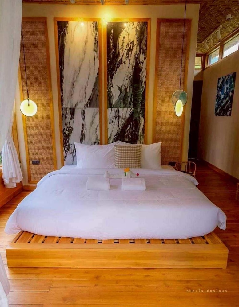 Lomhaijai Homestay