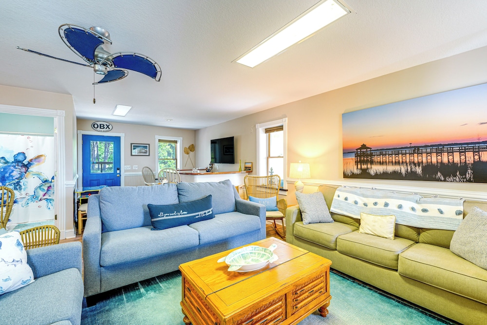 Hot Tub & Bay Views: Kill Devil Hills Haven!