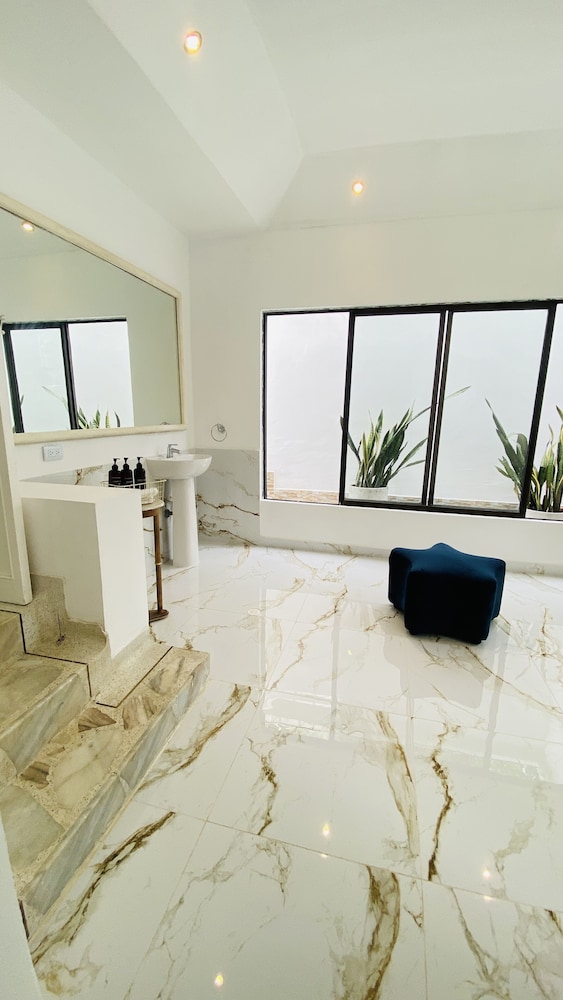 Babilla Suites