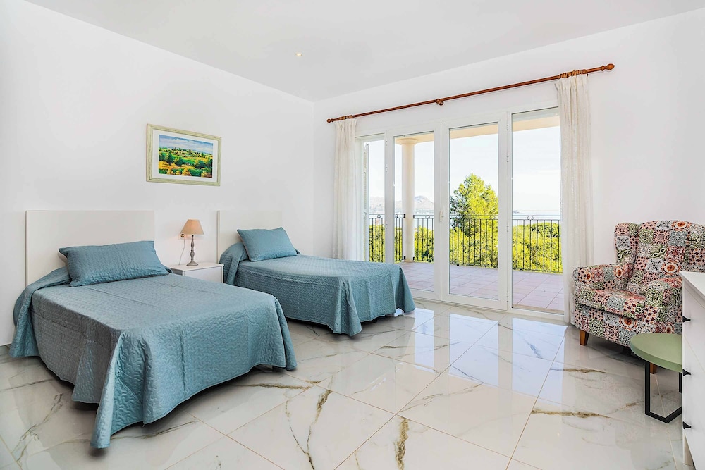 Villa Quiros II