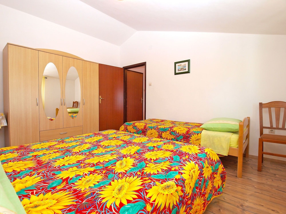 Apartments Blazenka 1270