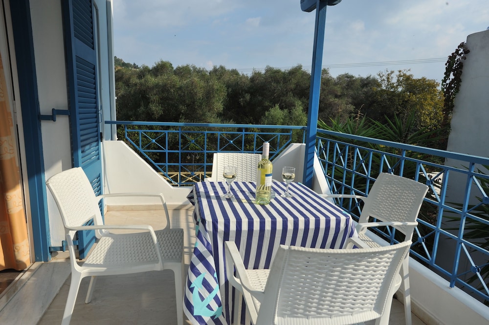 Blue Apartments Ipsos view 3