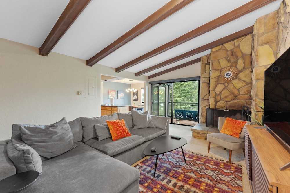 Lake Cliffe #307, Building A