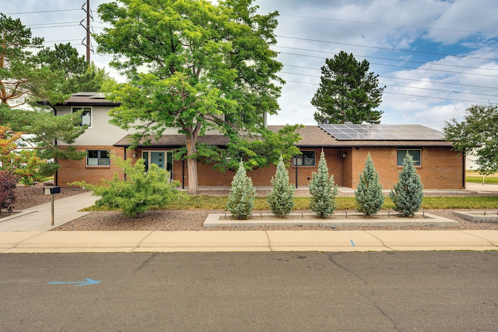 Mtn-view Home w/ Pickleball Court in Louisville!