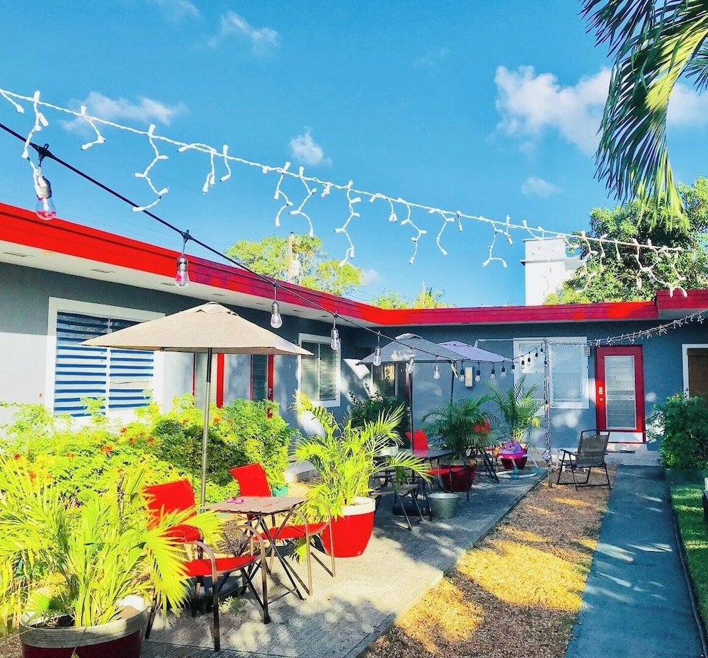 1BR Pet-friendly Condo w/ Parking & Backyard BBQ