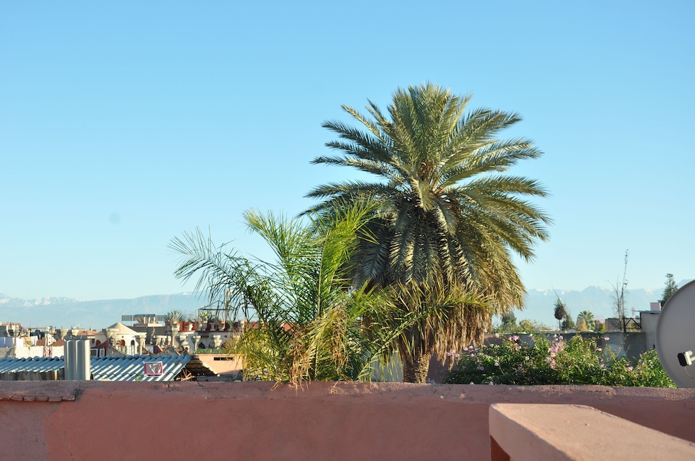 Riad Abaka by Ghali