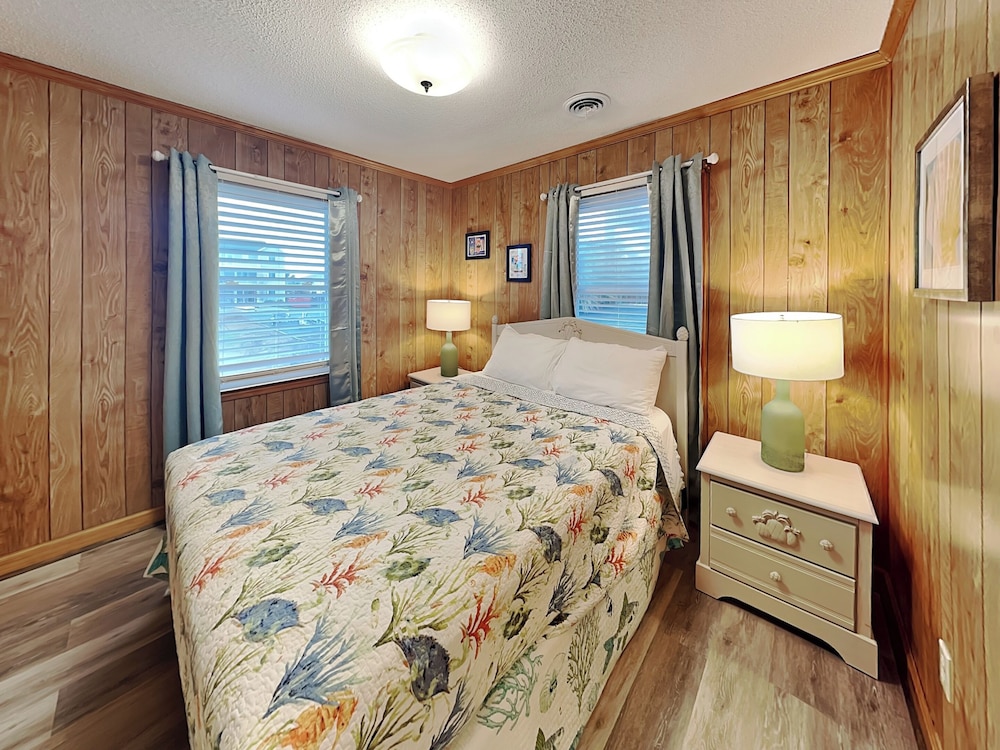 Catch A Wave by Topsail Realty