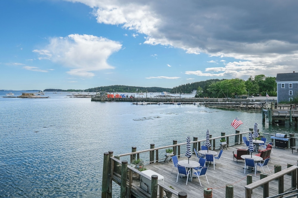 Inn on the Harbor