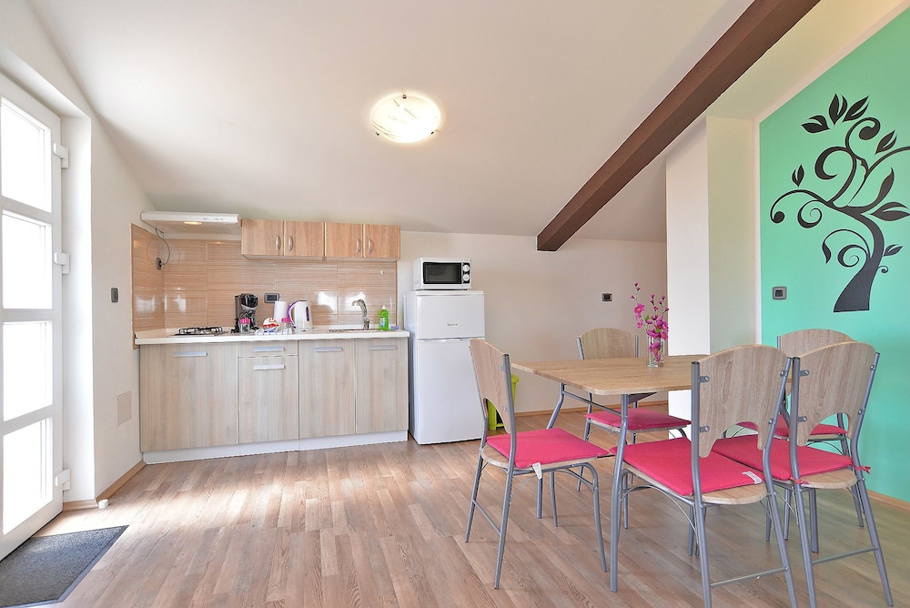 Apartment 1355 view 4
