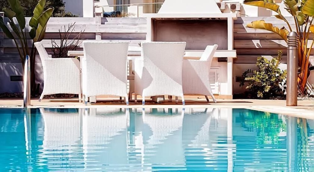 Hotel Athena Beach Villa - Image 1