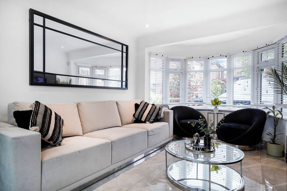 Mount Park Rd Flat