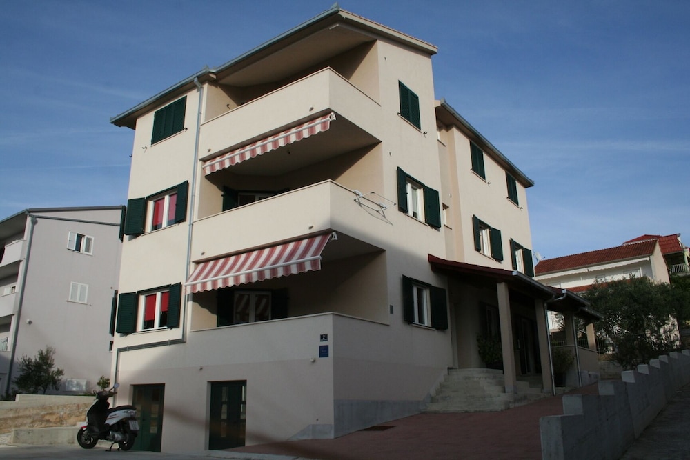 Photo 7