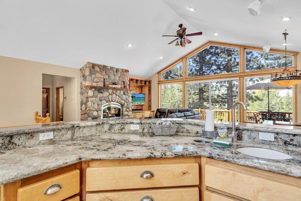Lake Tahoe Vacations - 1603 Bel Aire Circle 3 Bedroom Home by RedAwning - Property Image 33