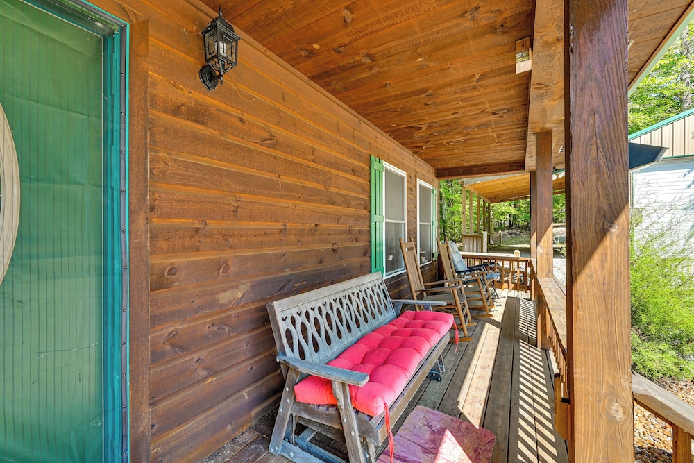 3 Mi to Dale Hollow Lake: Wooded Retreat w/ Decks!