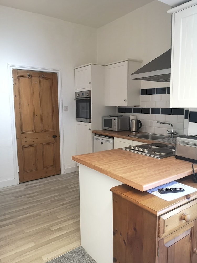 Charming 1-bedroom Apartment Near South Downs