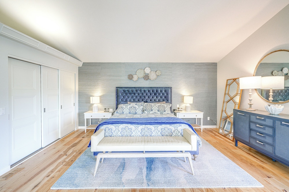 Swim, Golf & Relax: Luxe Townhome in Aptos