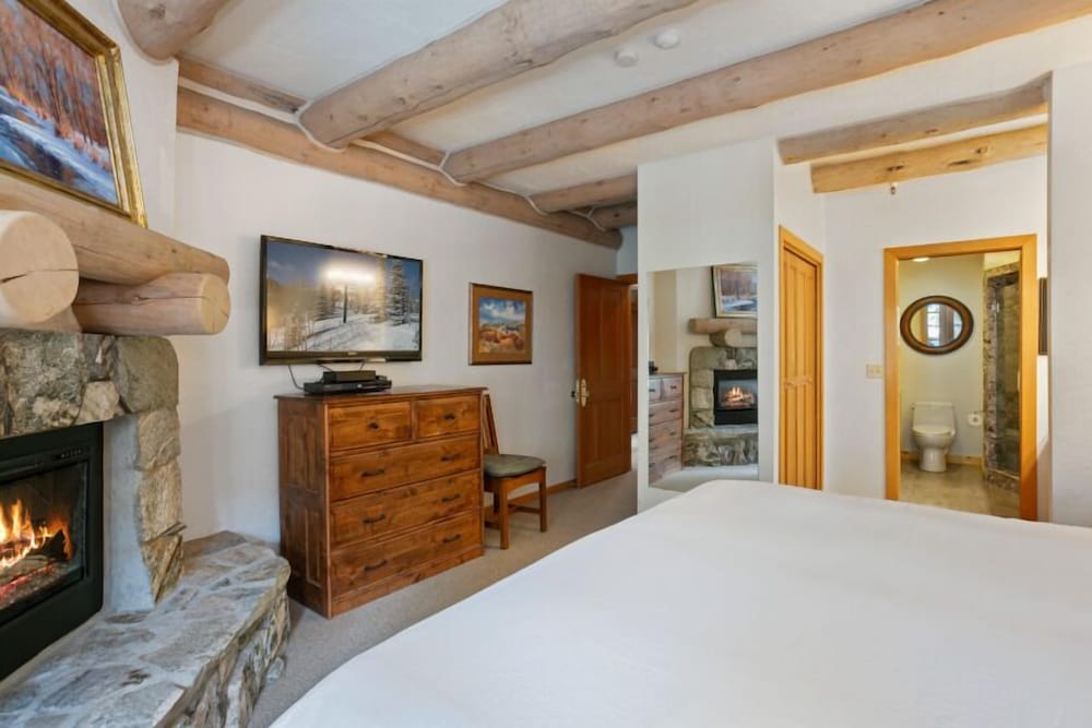 Pine Inn 9 - Two Bedroom with Spa Trail's End Lodge 2 Condo