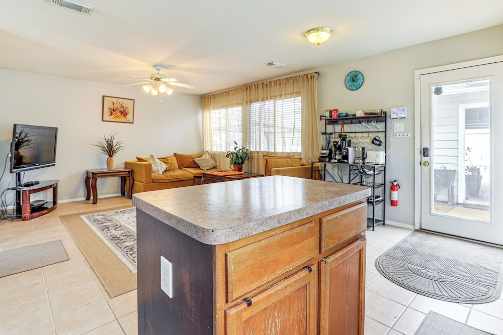 12 Mi to Energy Corridor: Family Home w/ Grill!