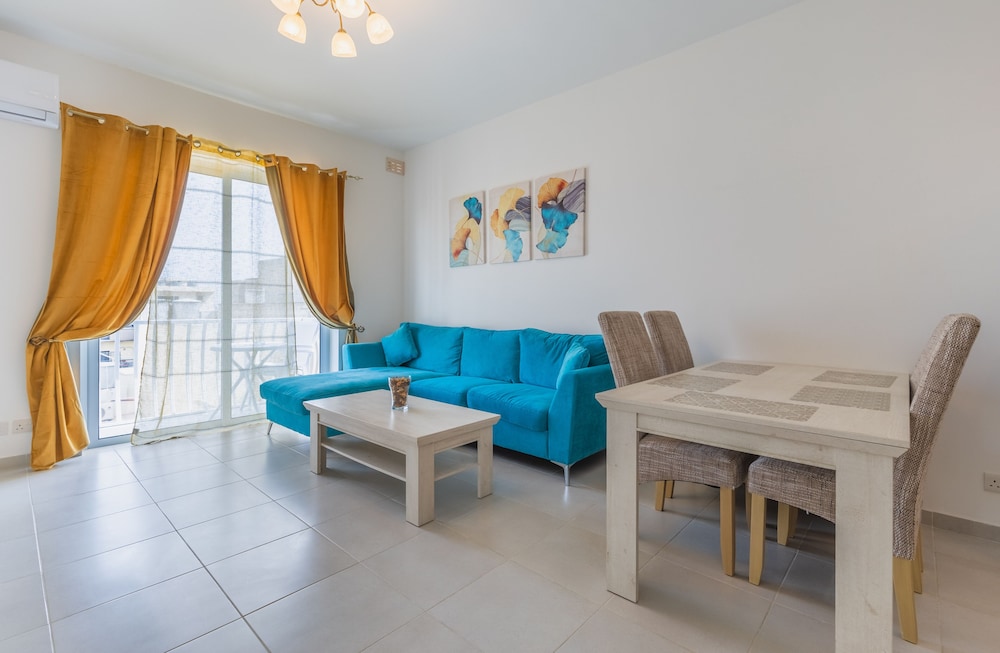 Charming and Chic - Kaylan Seaside Apartment 3 photo 5