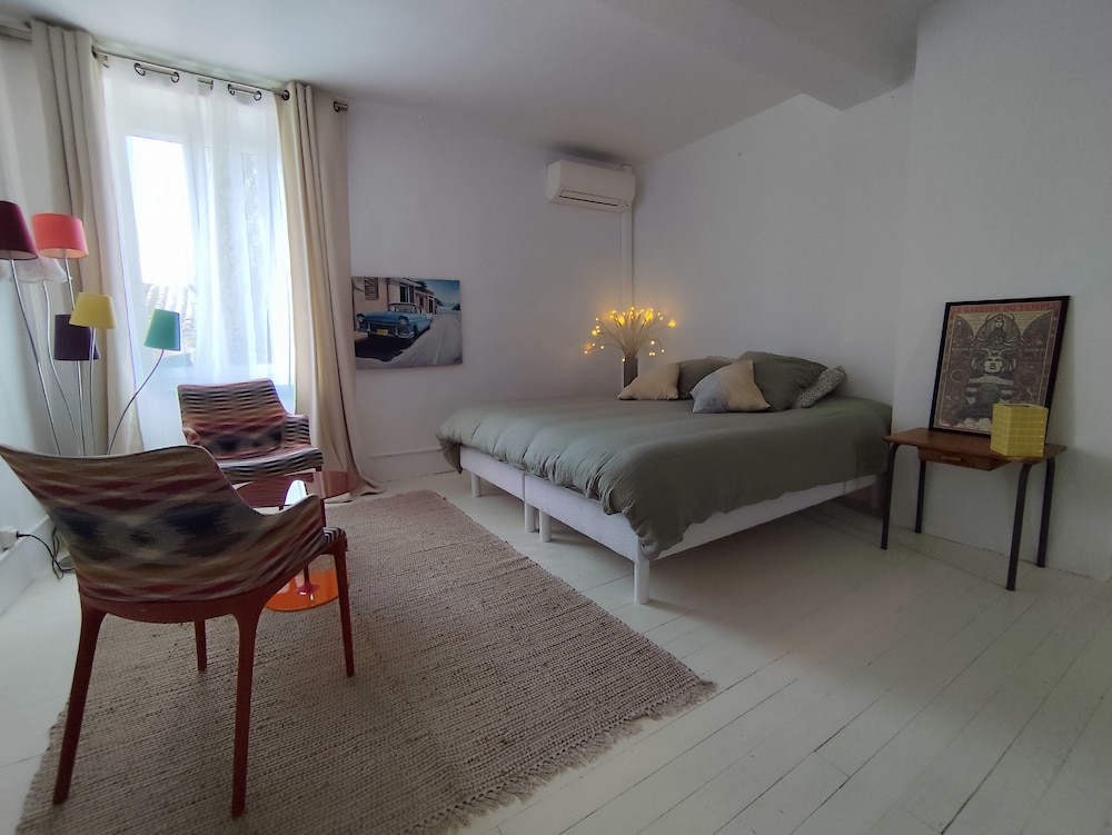 Les Grands Cyprès - chambres d'hôtes, bed and breakfast