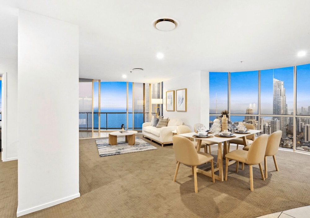 Level 45 Luxury Sub-Penthouse in Surfers