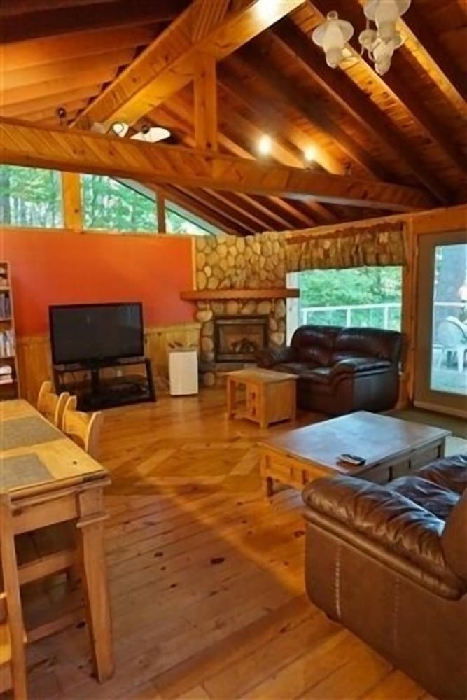 462 Paudash Lake 4 Bedroom Cottage