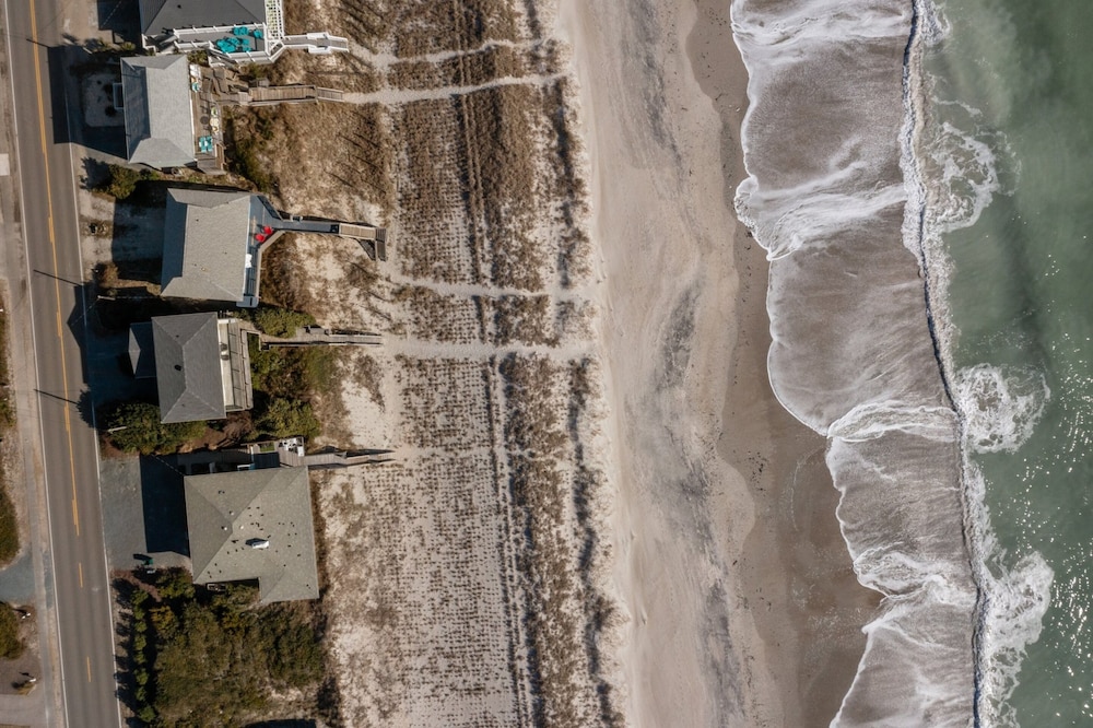 Livin' the Ruff Life by Topsail Realty