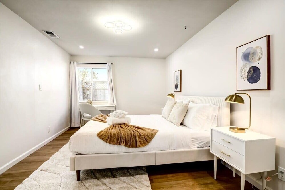 @ Marbella Lane - Stylish Cozy4br in Siliconvalley