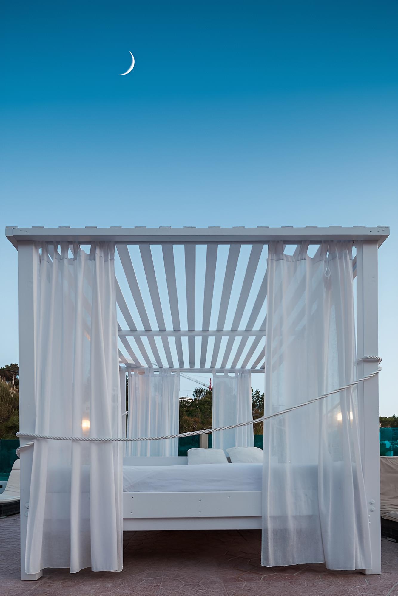 Aparthotel Puerto Cala Vadella