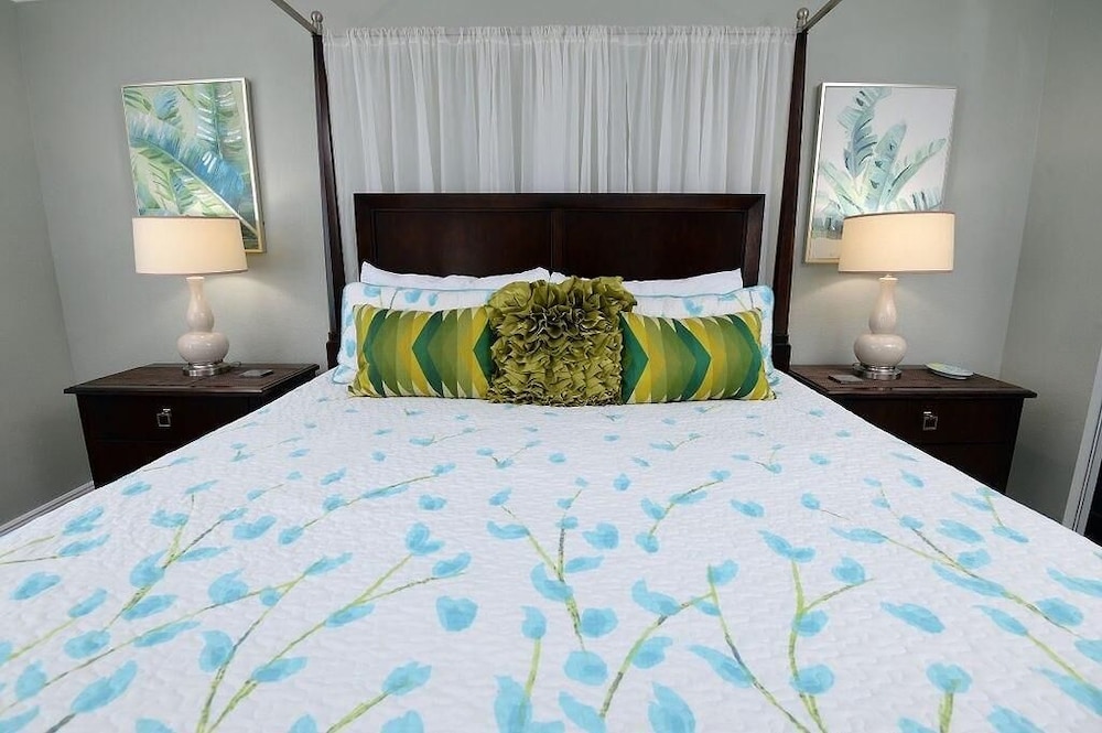 Emerald Beach 1130