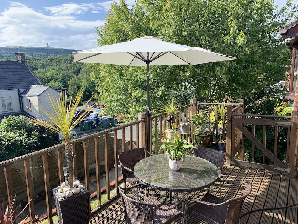 Bury Vacations - One Bedroom Apartment With En-suite  Patio - Property Image 7