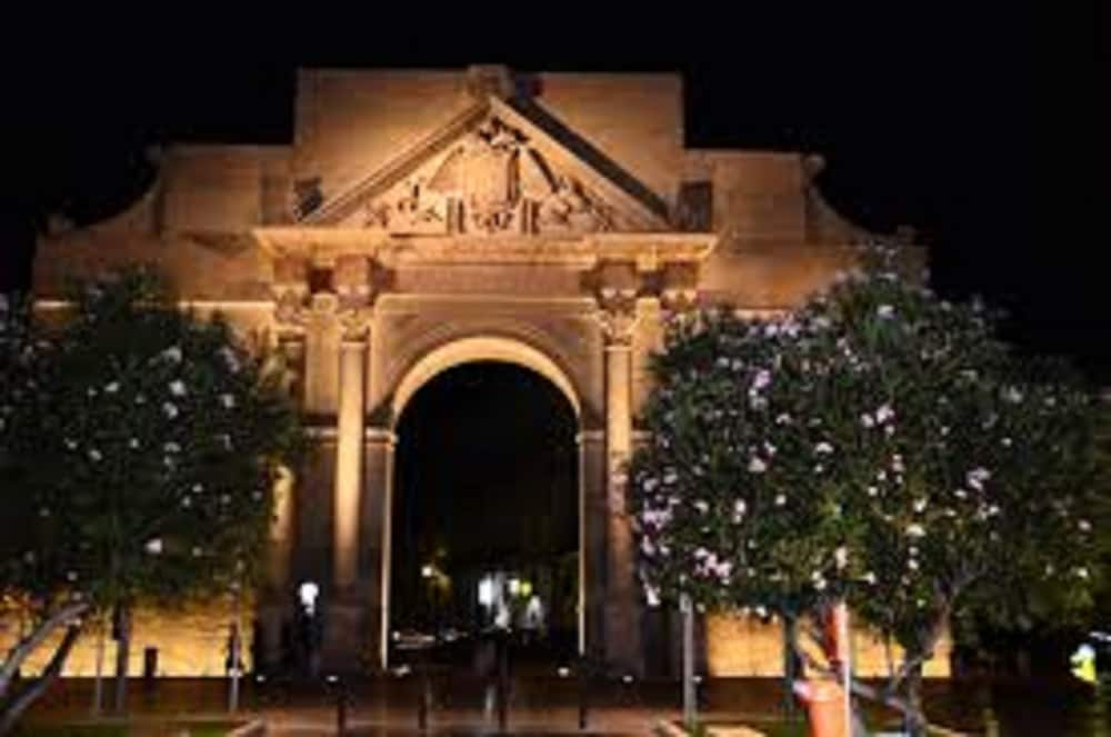 Photo 12