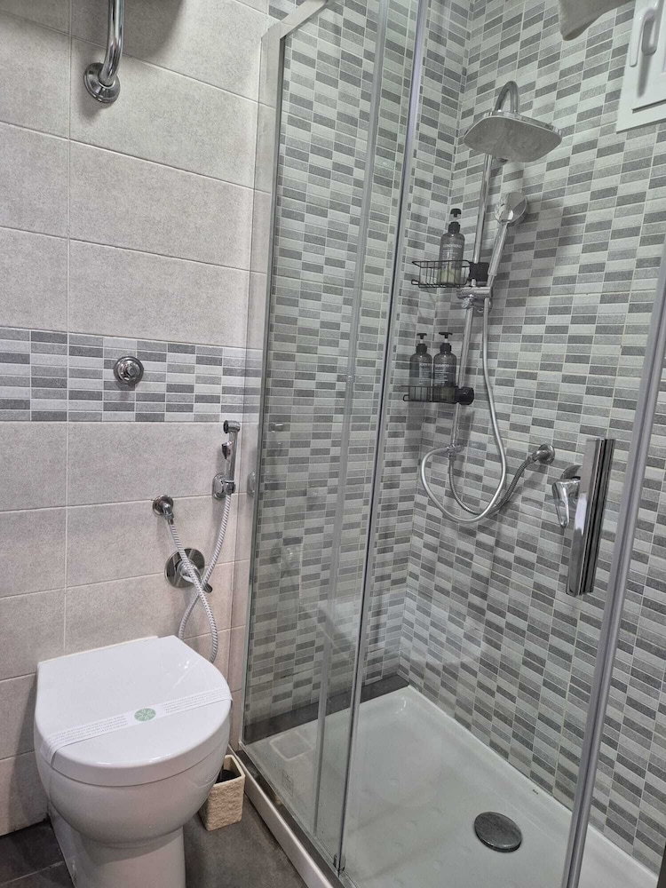 Clale Rooms