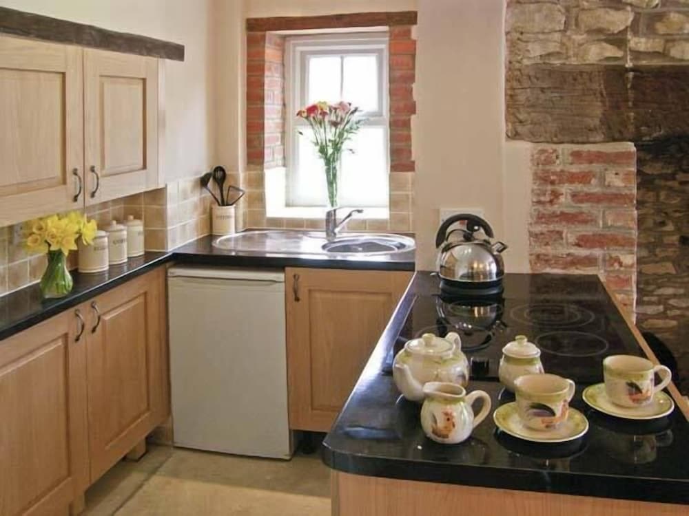 Candy Cottage view 4