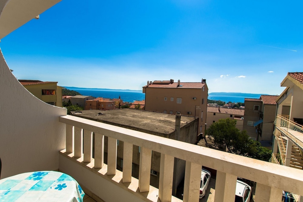 Prgo - Spacious With View & Parking - A2 1. kat view 2