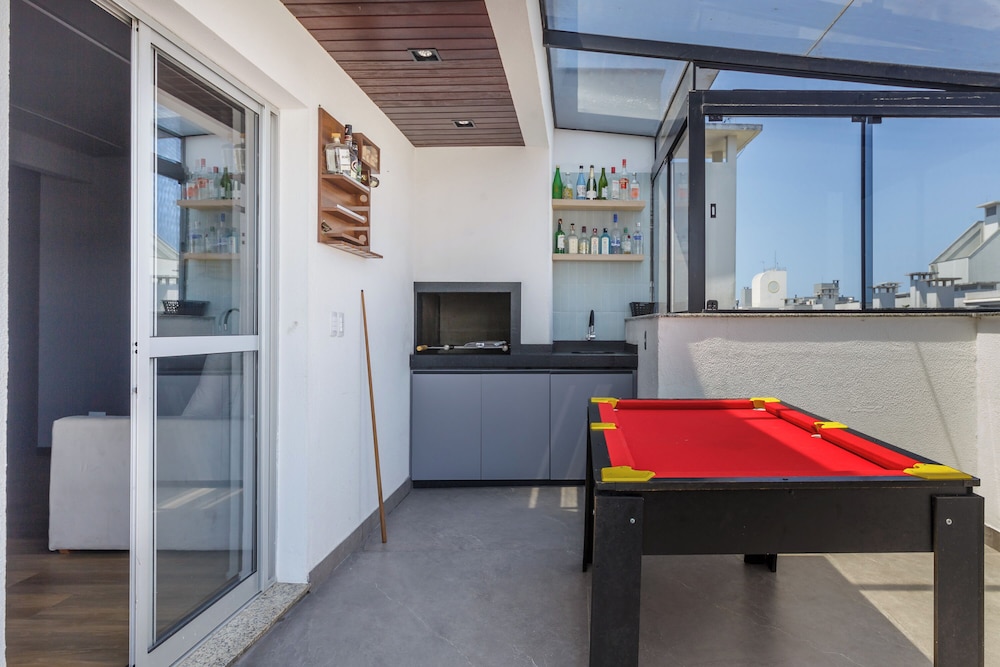 House w/ Gourmet Area, Just 10min From the sea OSH