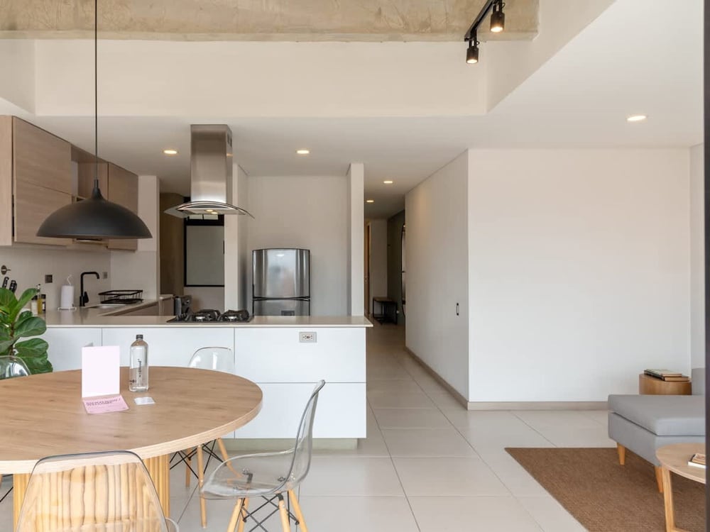 Beautiful 3BR in Laureles Medell n