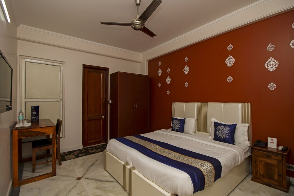 OYO 8430 Absin Hospitality