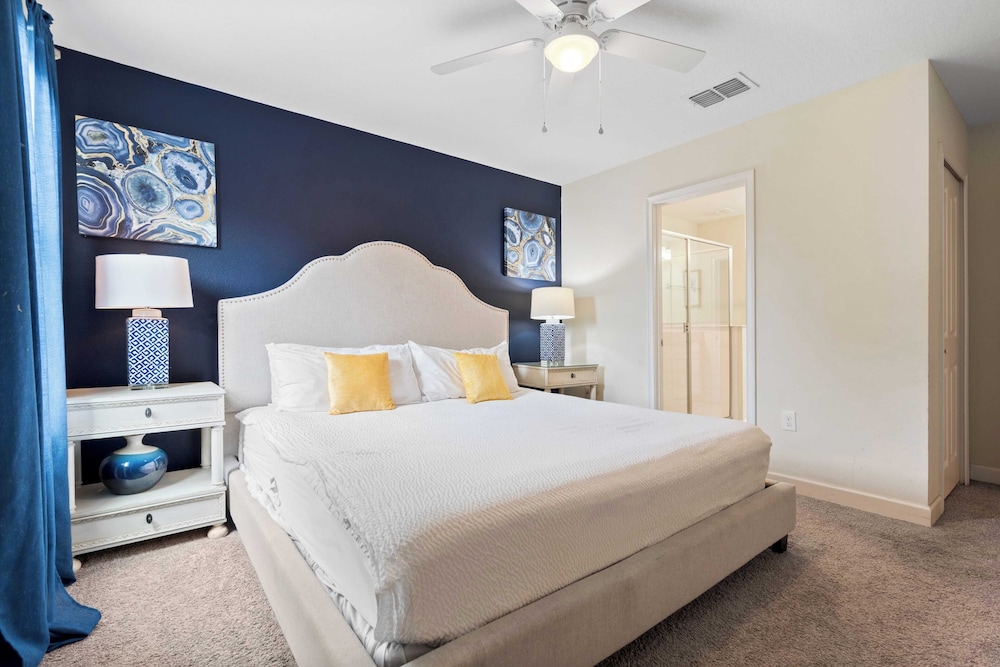 Stinger Luxe Retreat by Avantstay 8BR Luxury Villa Near Disney w/ Pool & Game Room