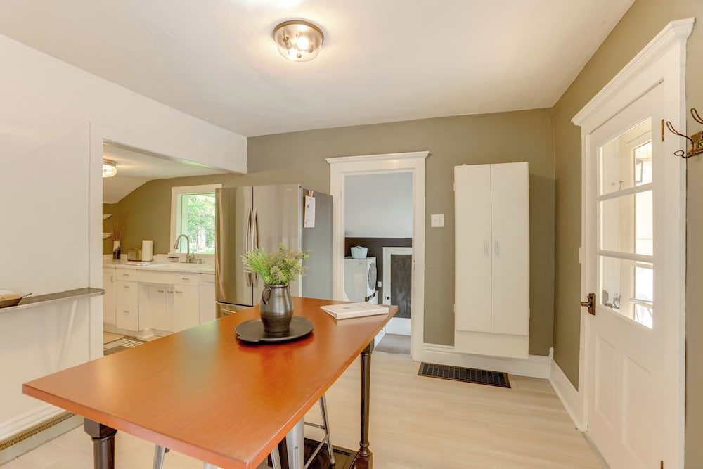 1/2 Mi to Dtwn Frankfort: 'fernhaven' Home w/ Yard